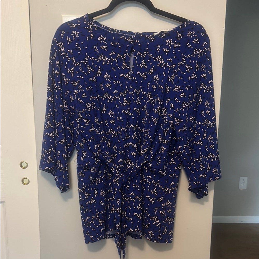 Kasper Blue and White Patterned Blouse